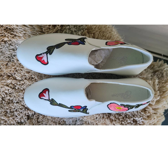 NEW Glister White Platform Floral Embroidered Fashion Slip-On Size 10 - Picture 3 of 8